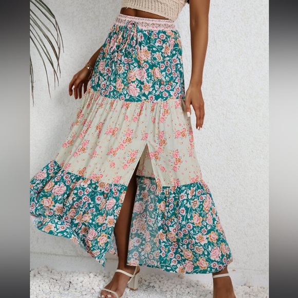 Boho Floral Print Slit Maxi Skirt - Picture 4 of 6